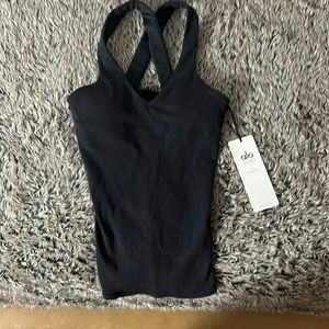 Brand-new with tag on: ALO yoga elevate tank